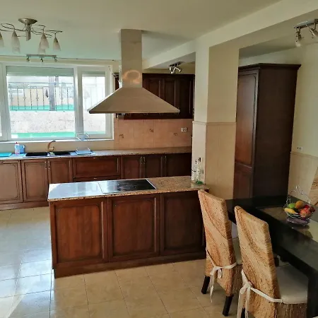 Guest house Къща За Гости Елена Balchik