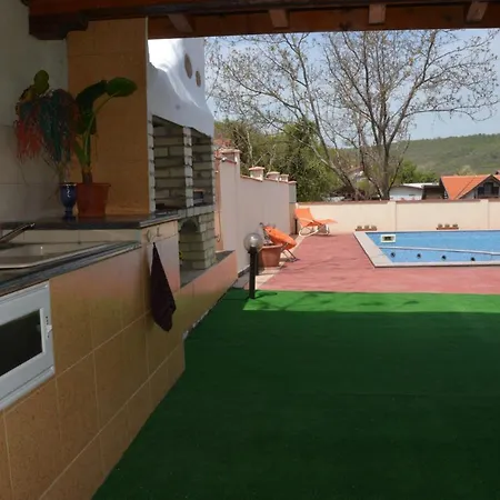 Къща За Гости Елена Guest house