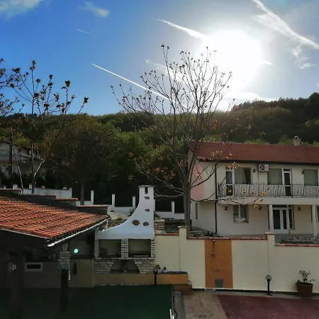 Къща За Гости Елена Guest house *